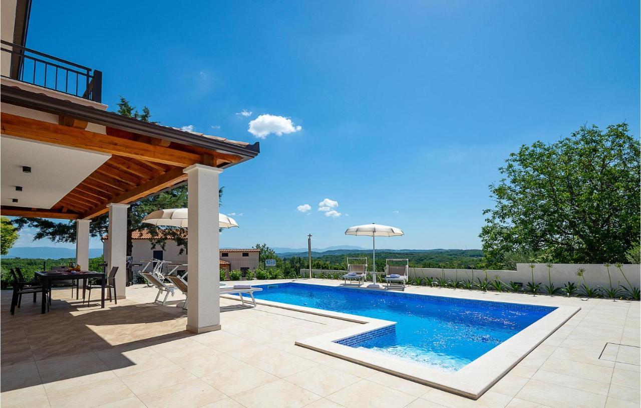 Ferienhaus Stunning In Vizinada With 3 Bedrooms Pula