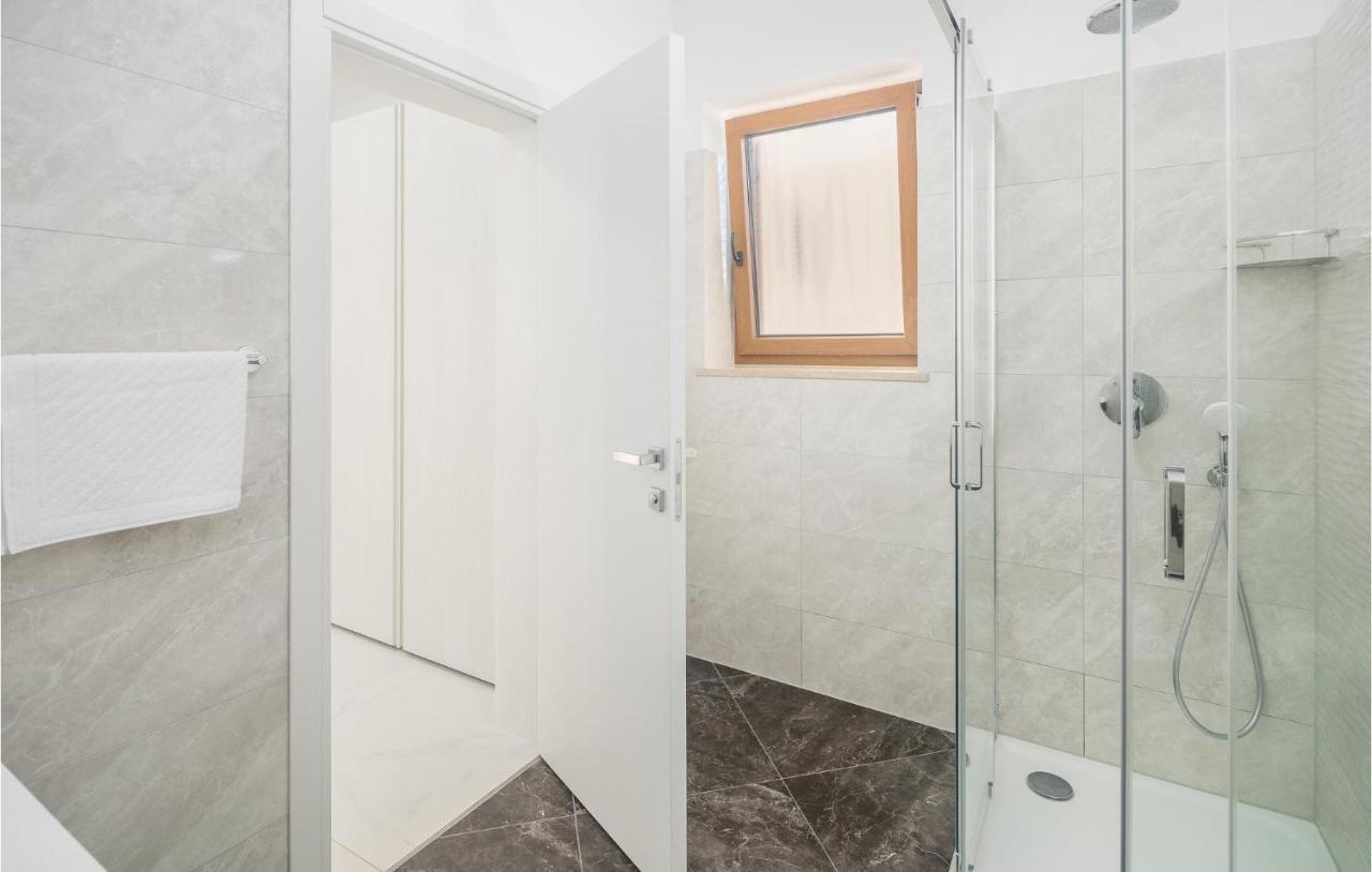 Stunning In Vizinada With 3 Bedrooms Ferienhaus