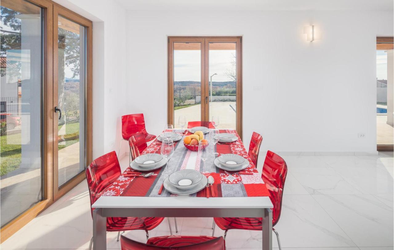 Ferienhaus Stunning In Vizinada With 3 Bedrooms Pula