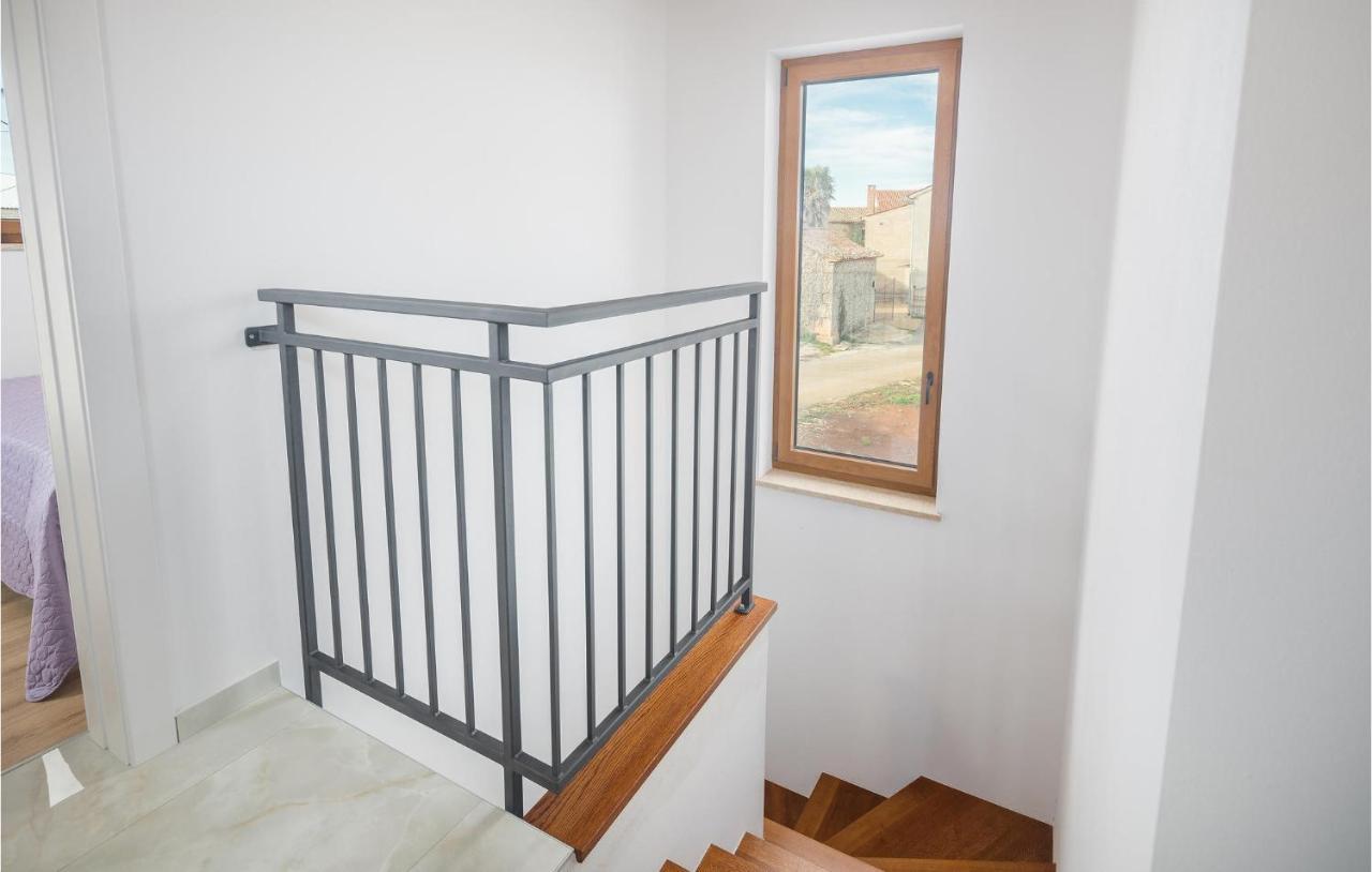 Stunning In Vizinada With 3 Bedrooms *