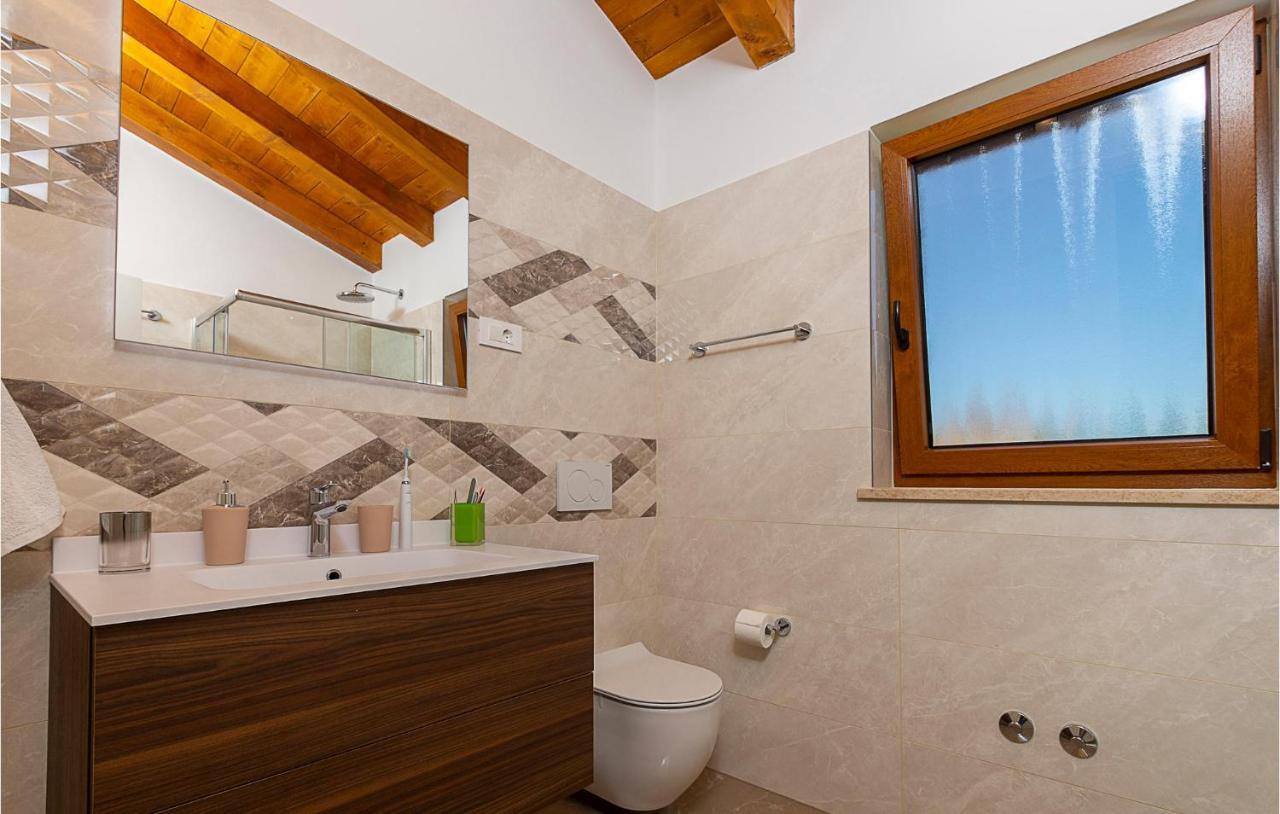 Stunning In Vizinada With 3 Bedrooms * Pula